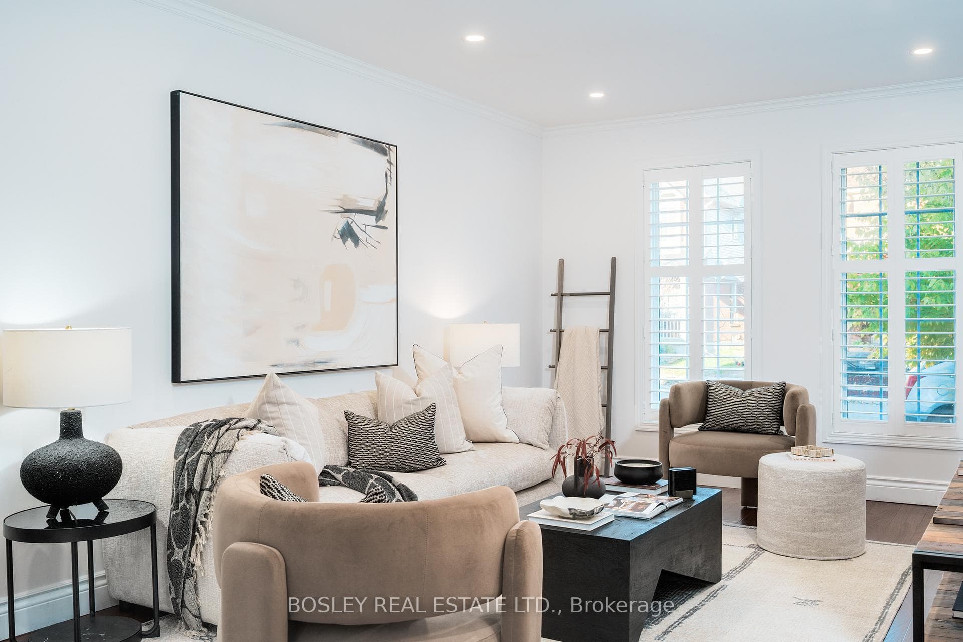 811 Watson Terrace photo 4