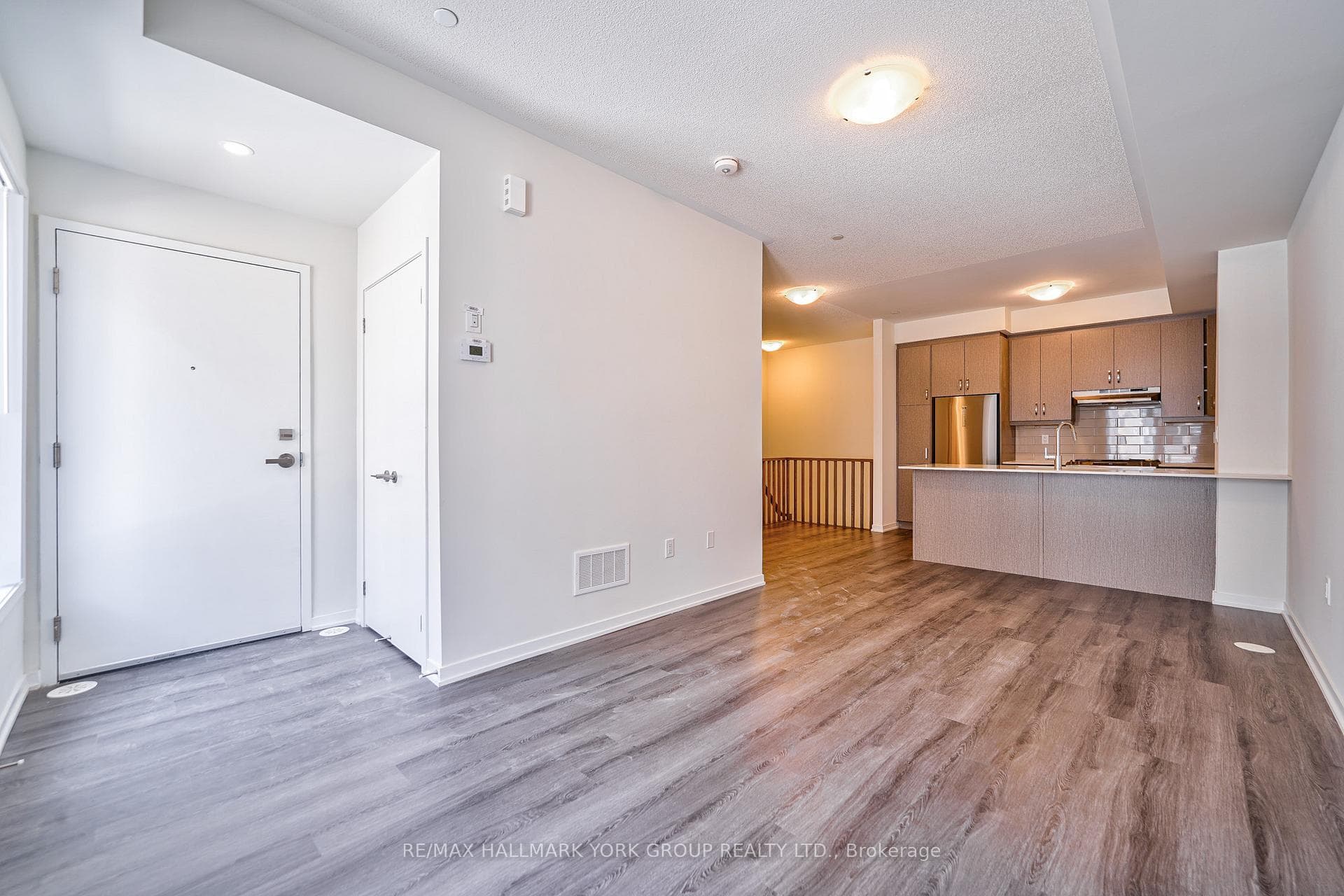 151 Honeycrisp Crescent Unit 180 photo 10