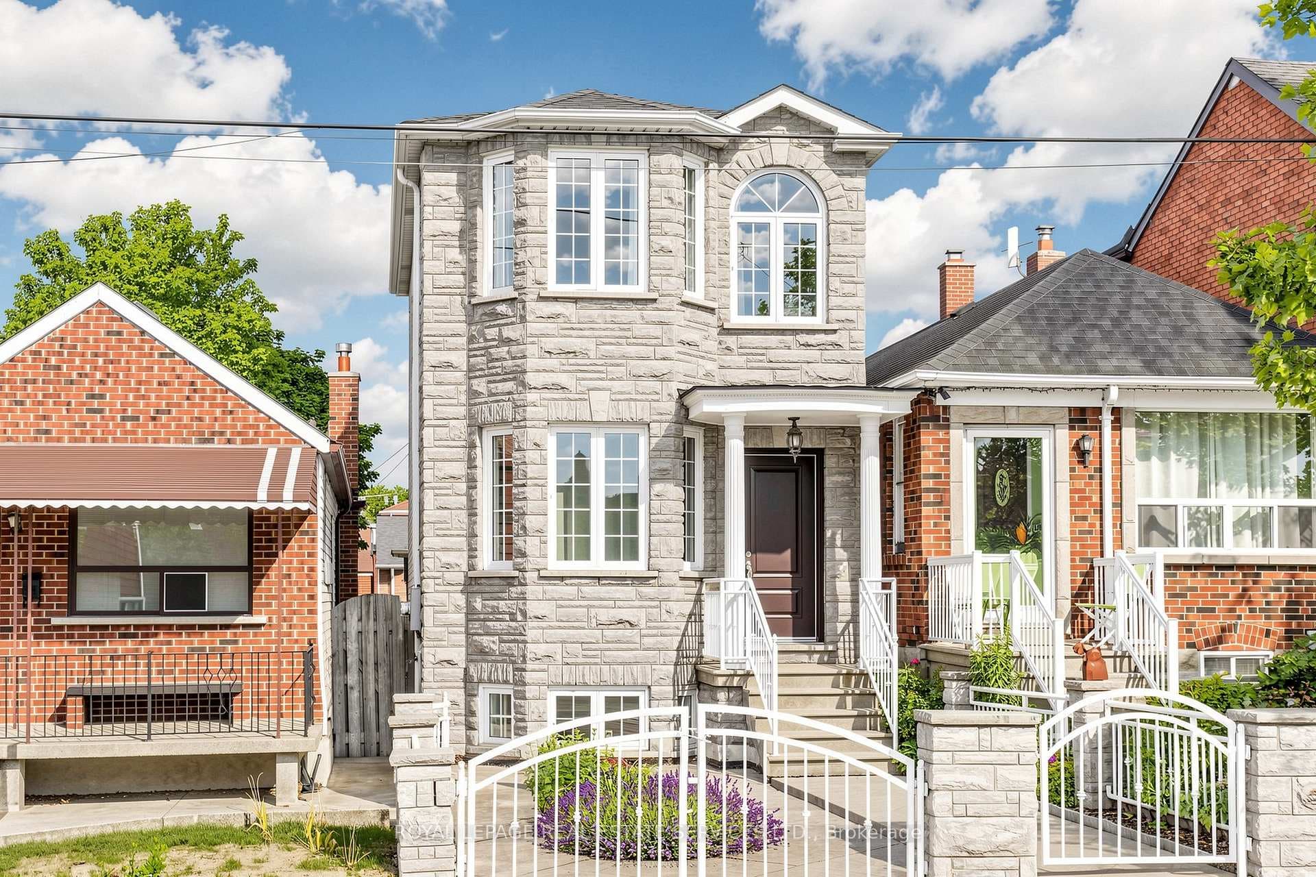 256 Earlscourt Avenue photo 2