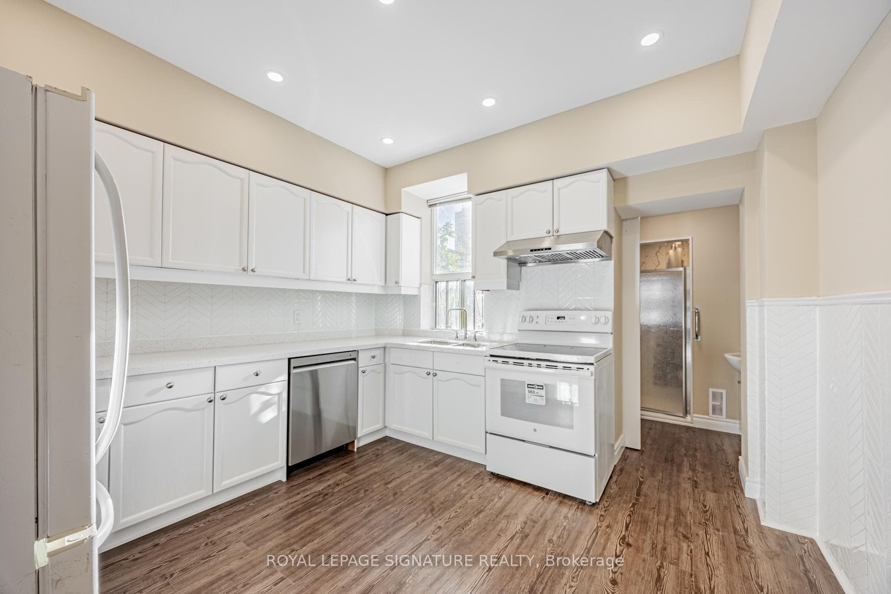 14 Howland Avenue Unit 2 photo 6