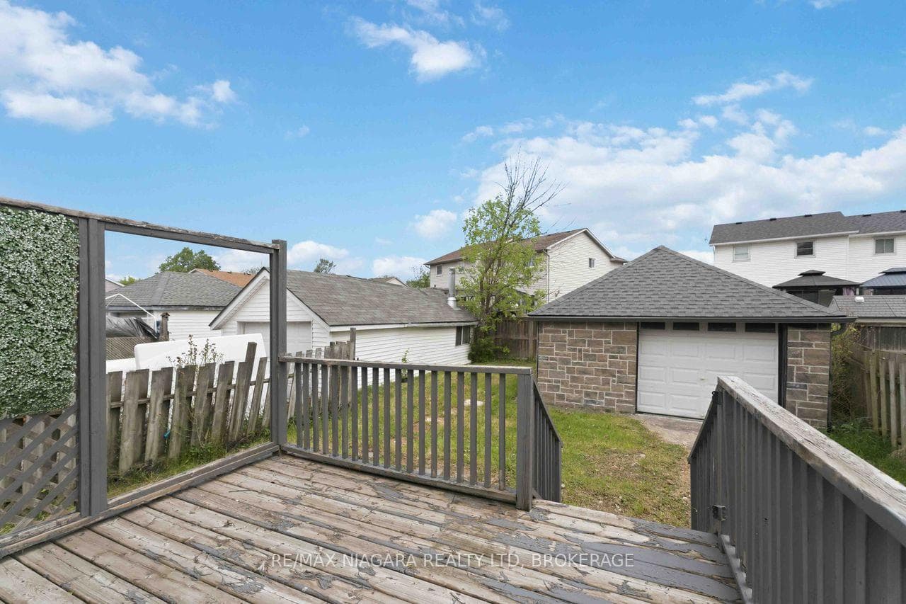 77 Semley Avenue photo 2