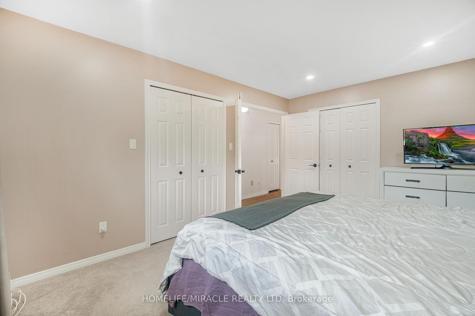 23 Millpond Place photo 24