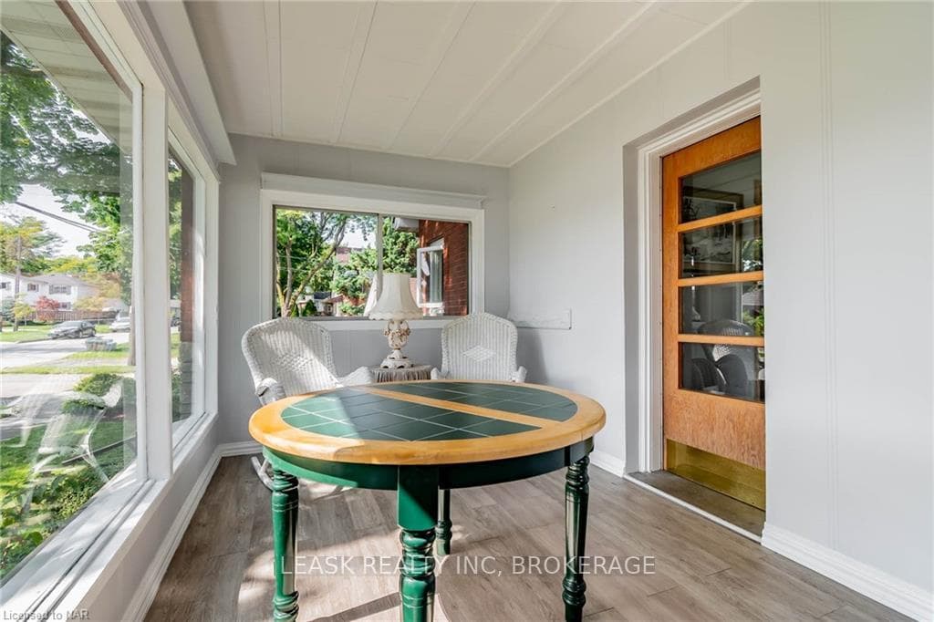 281 LAKE Street photo 13