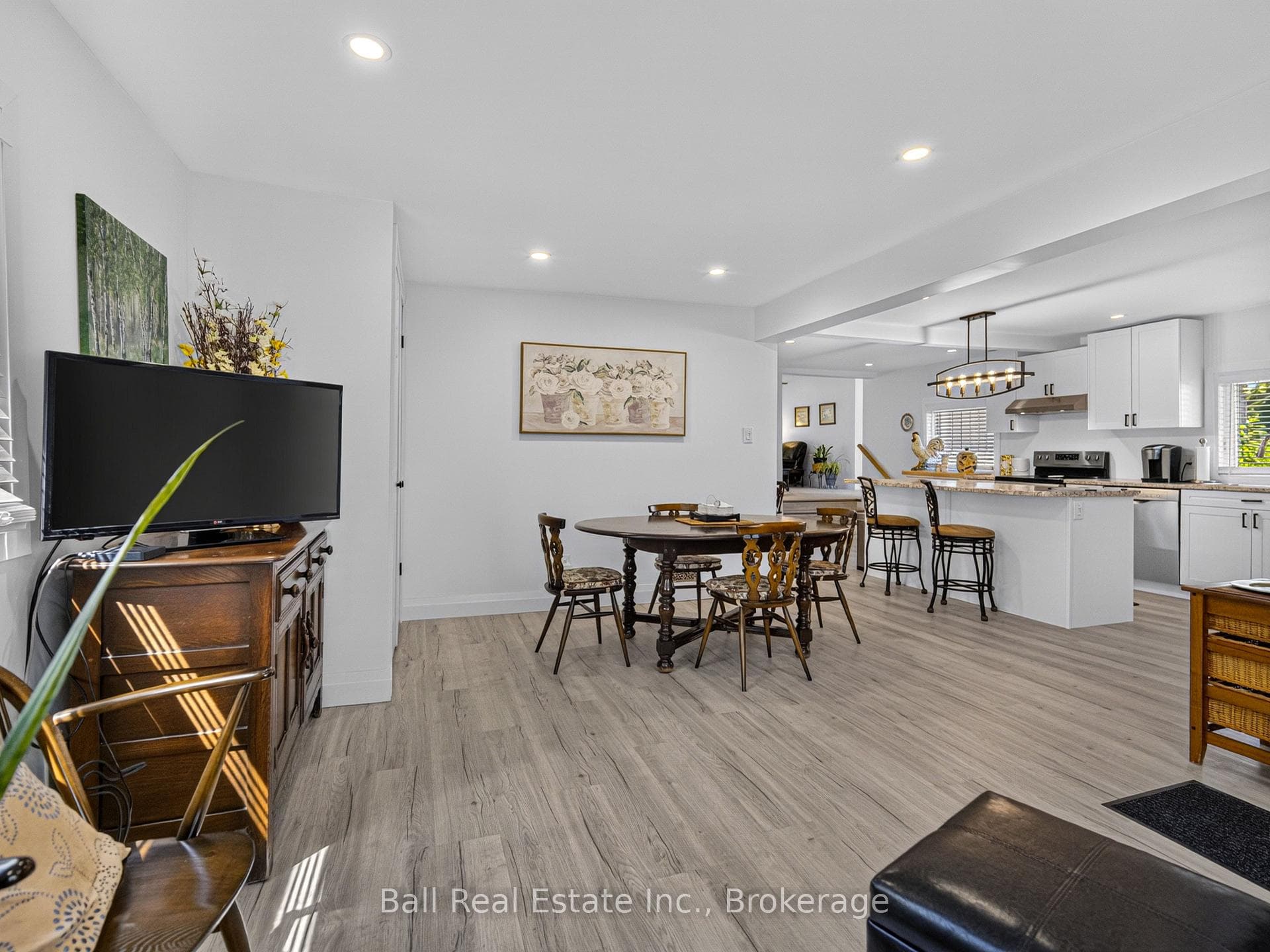 6 Ermatinger Street photo 10