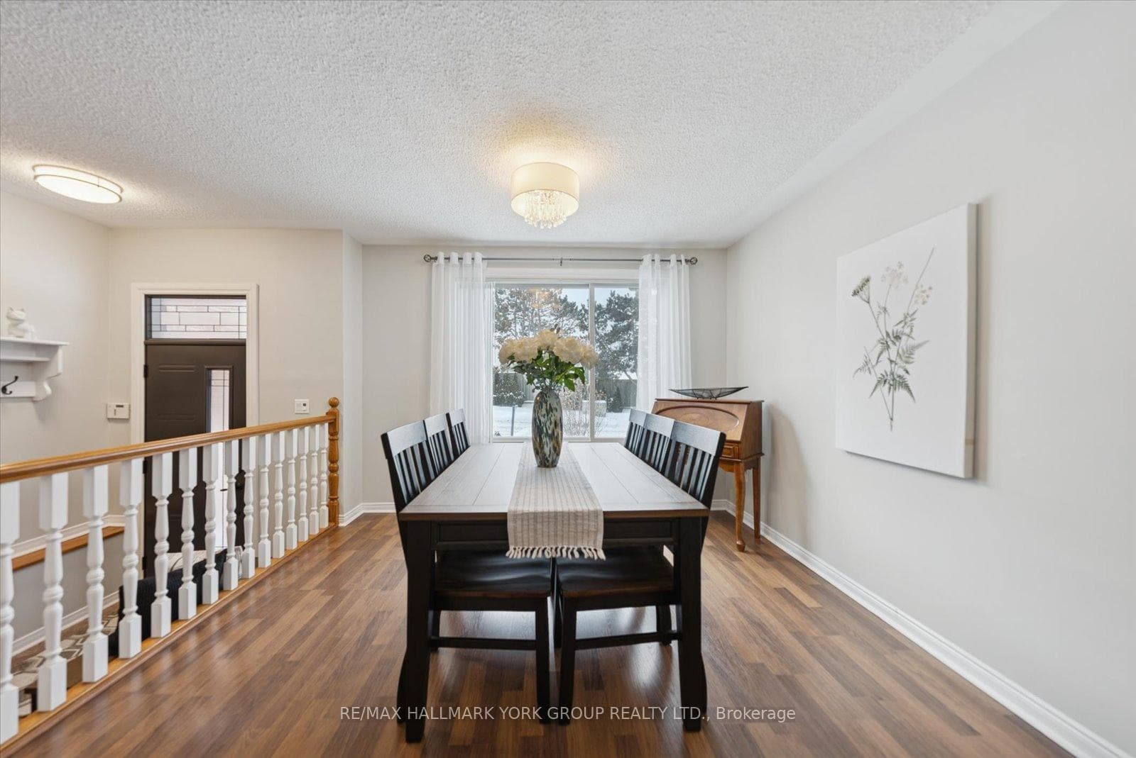 527 Cody Crescent photo 8