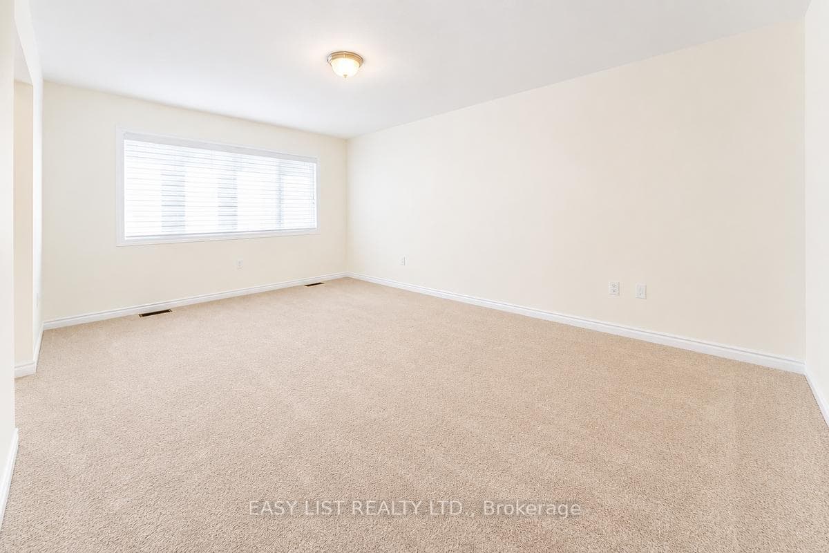 37 Royal Fern Crescent photo 24