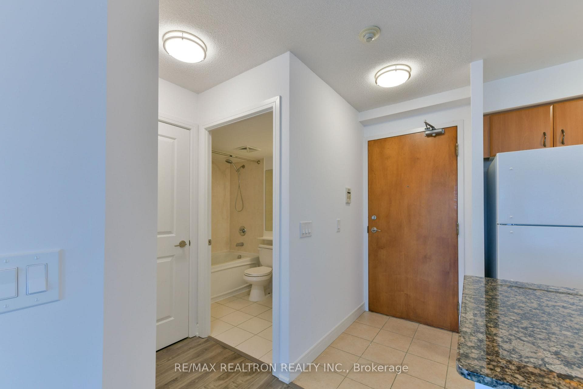 31 Bales Avenue Unit 2107 photo 8