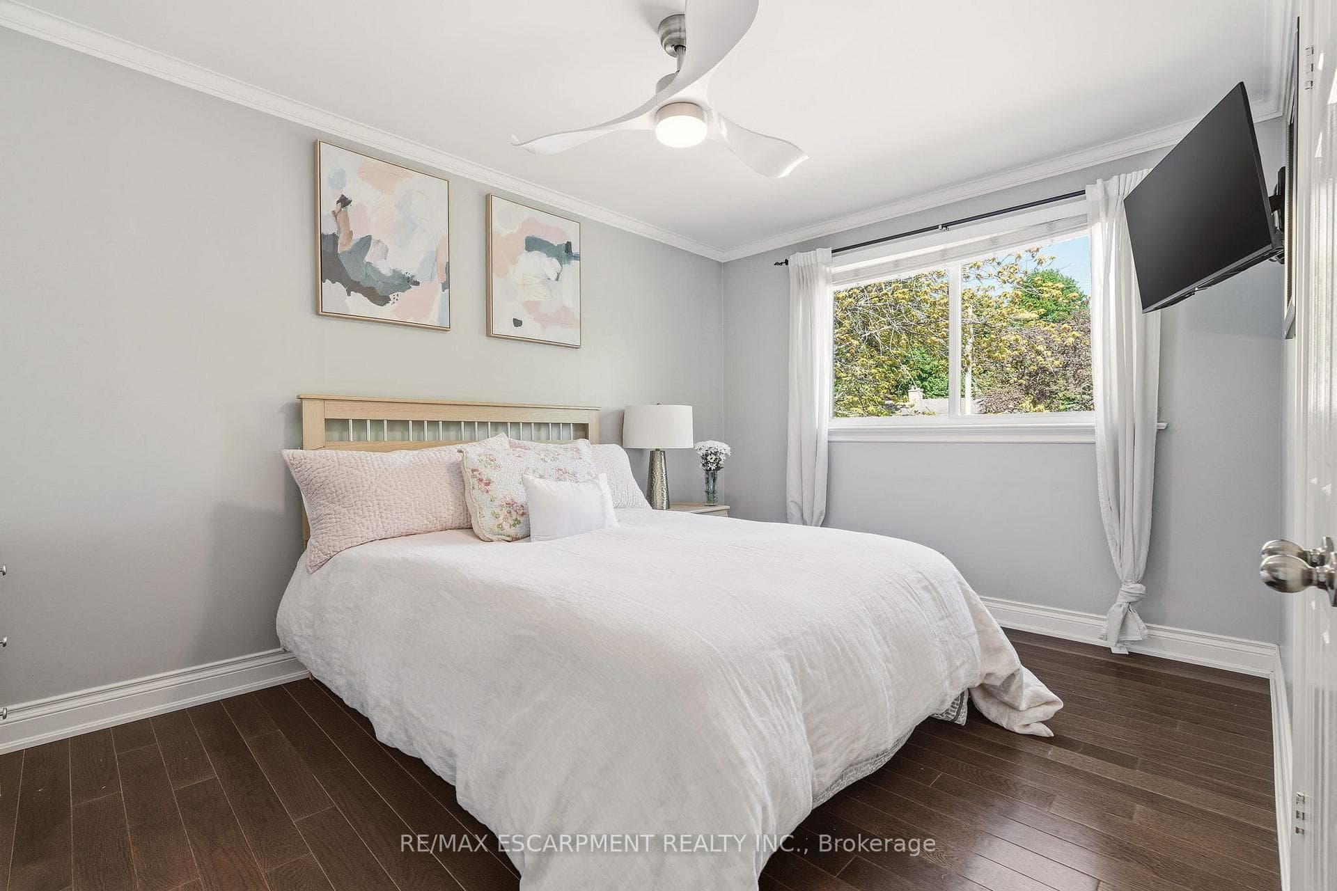 600 Deborah Crescent photo 14