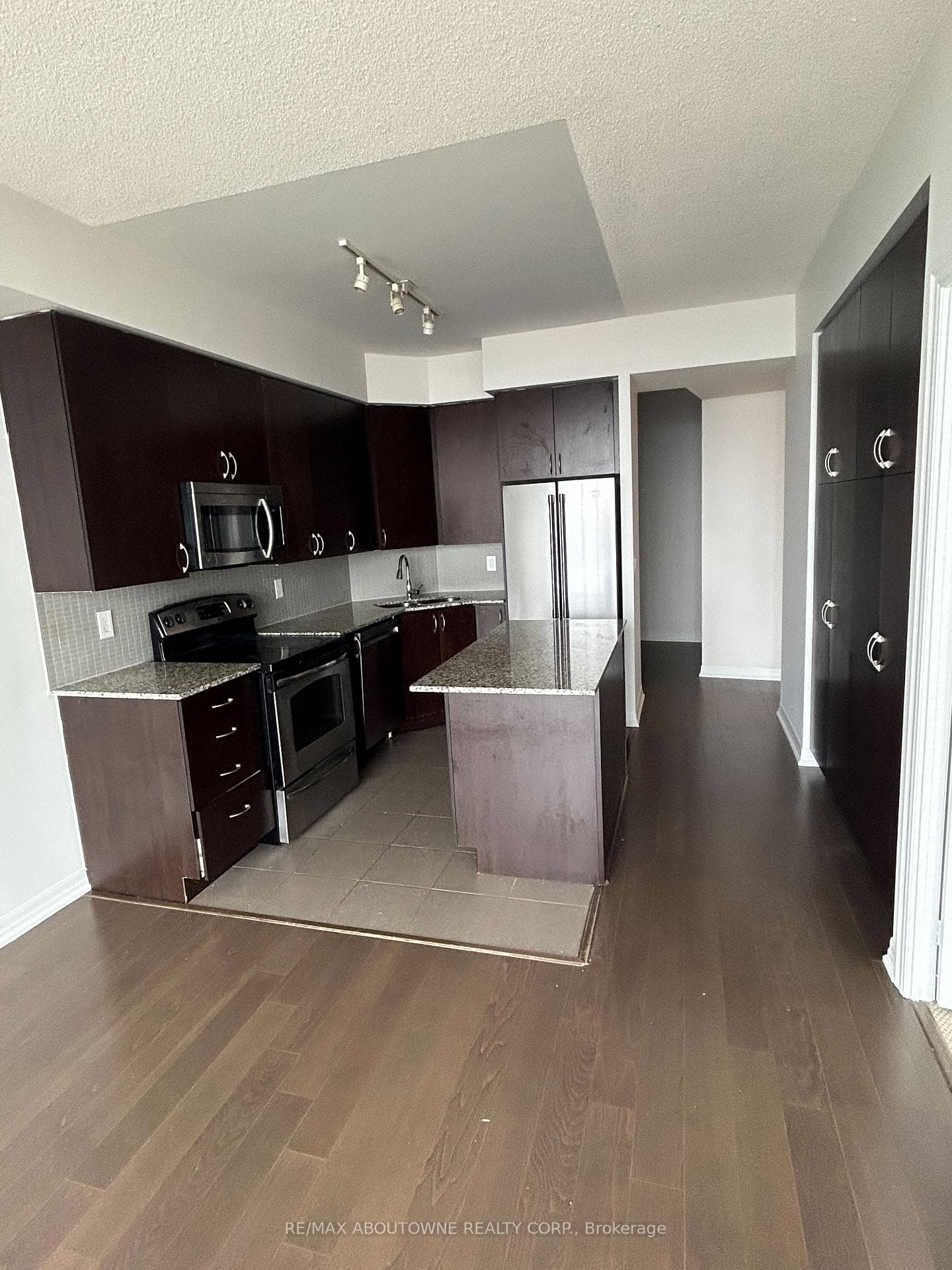 223 Webb Drive Unit 3306 photo 8