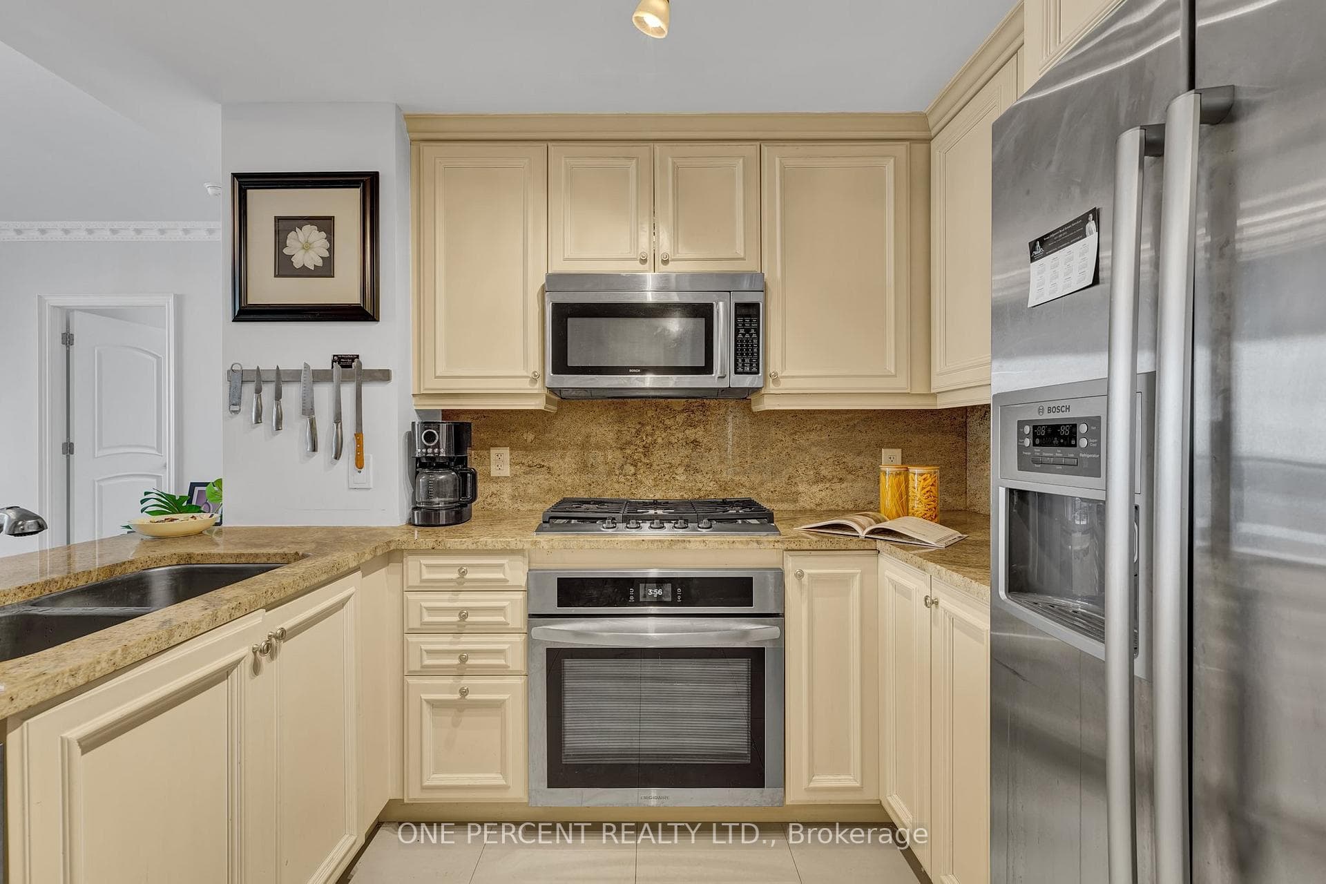 16 Harbour Street Unit 4010 photo 6
