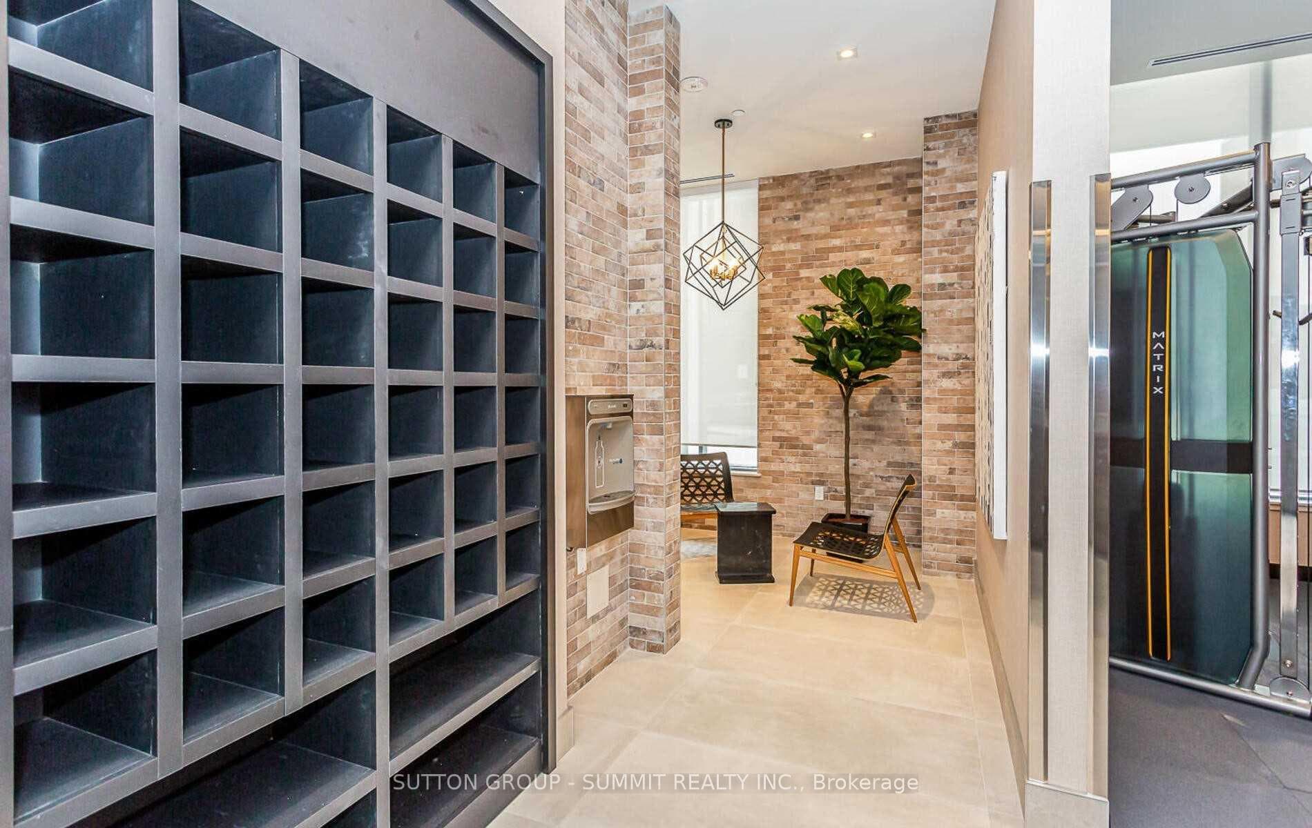 212 King William Street Unit 721 photo 11