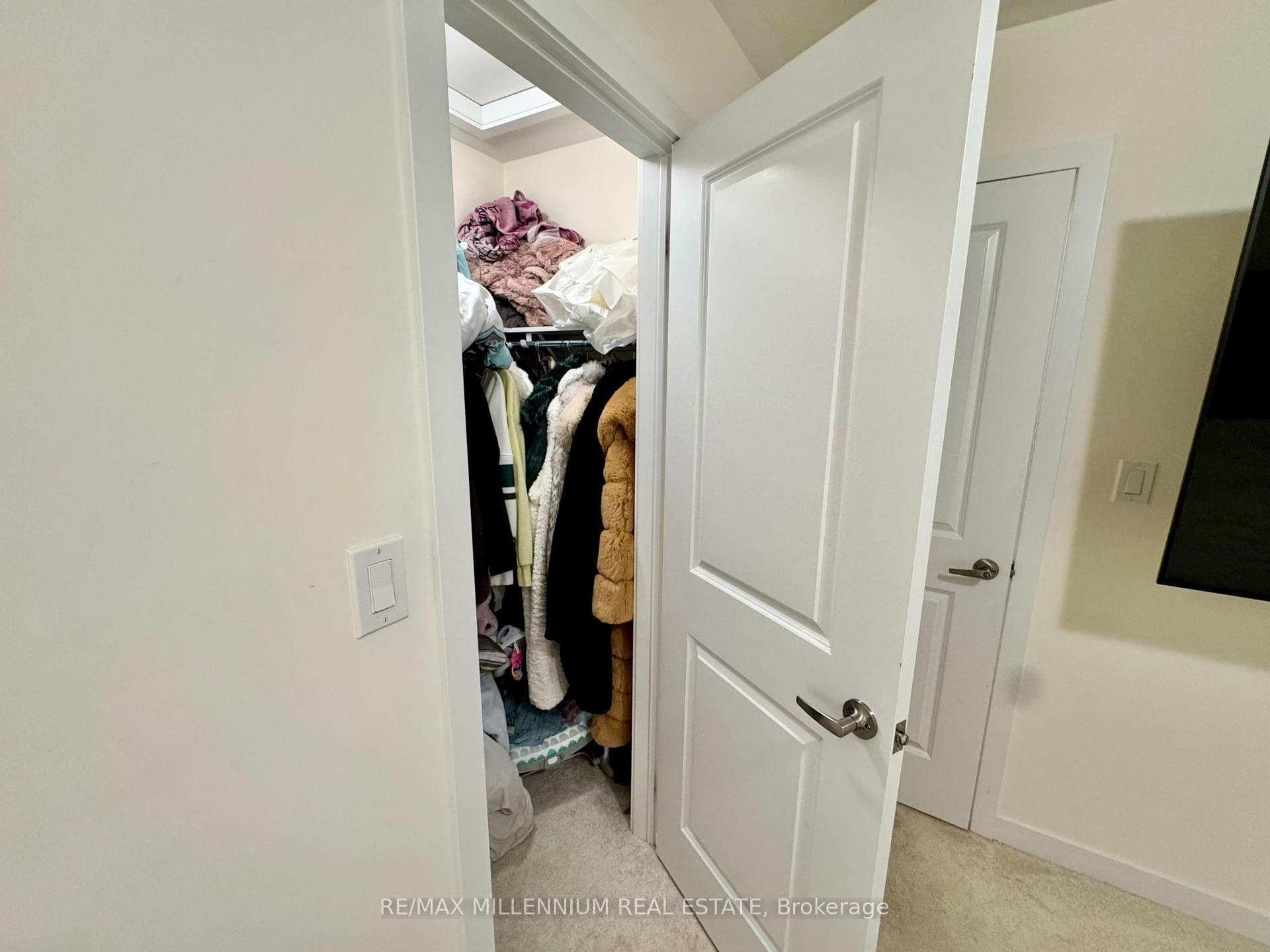 1559 Moonseed Place photo 12