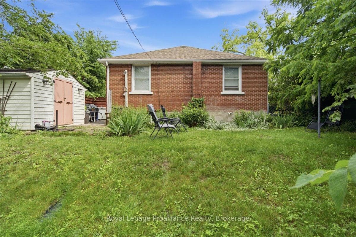 337 Bridge Street photo 41