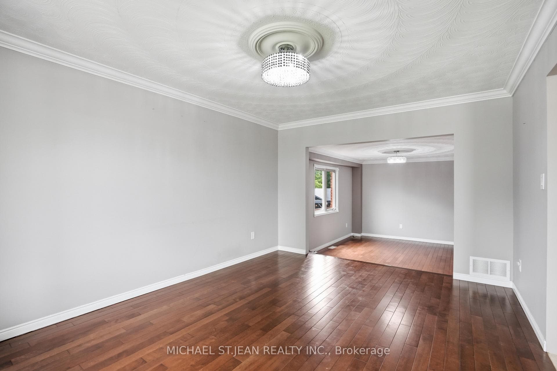 111 Aubrey Avenue photo 9