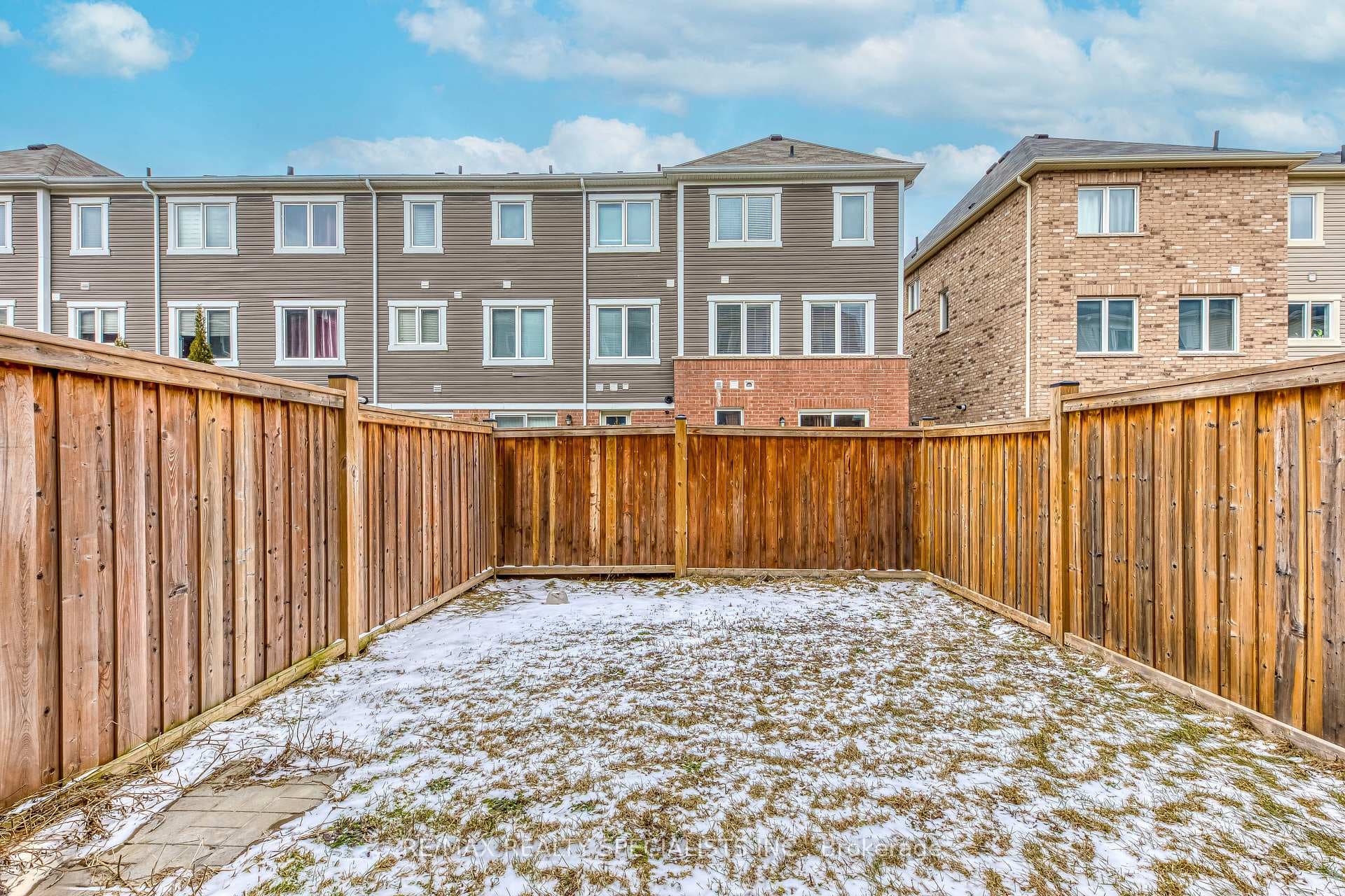 67 Metro Crescent photo 35