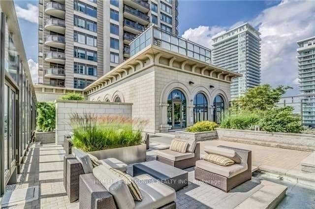 385 Prince Of Wales Drive Unit 409 photo 3