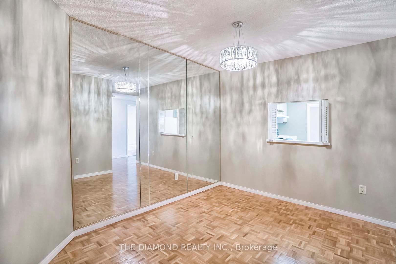 Separate Room/Dining