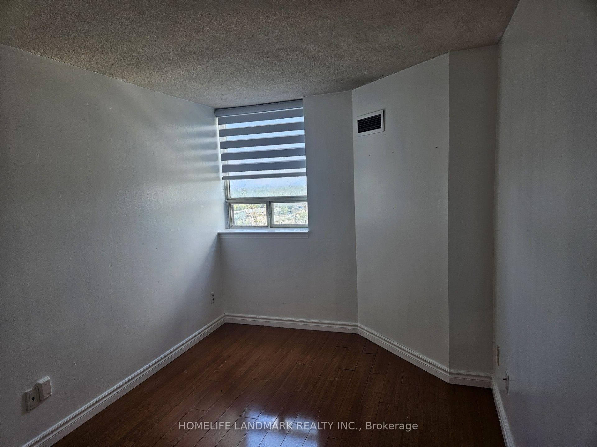 2460 Eglinton Avenue Unit 901 photo 19