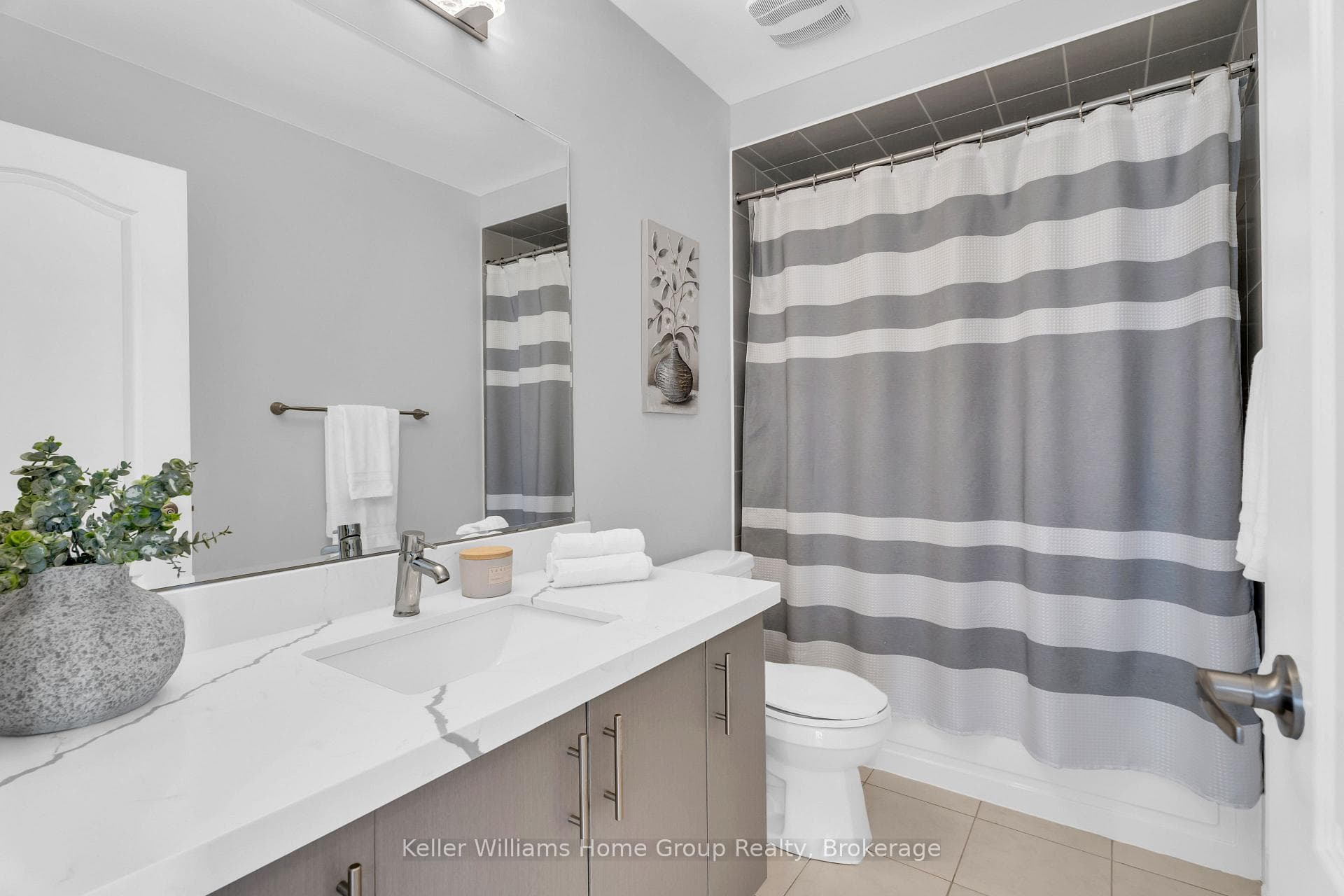 126 Mutrie Boulevard photo 33