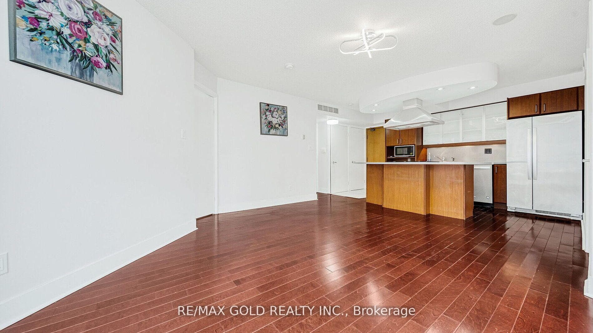 550 Queens Quay Unit 509 photo 35