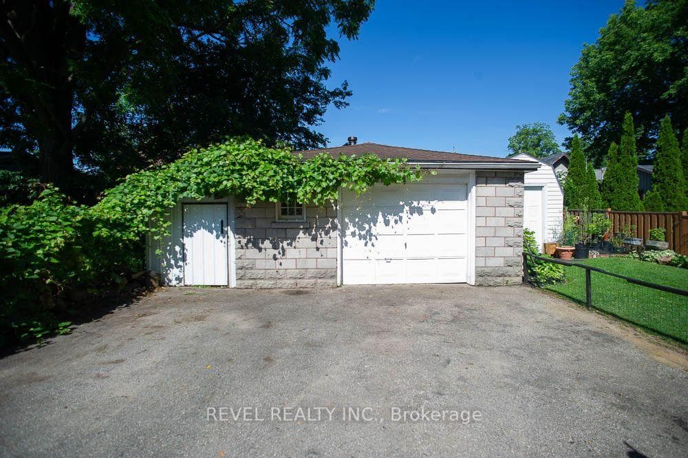 162 Grand River Street photo 44