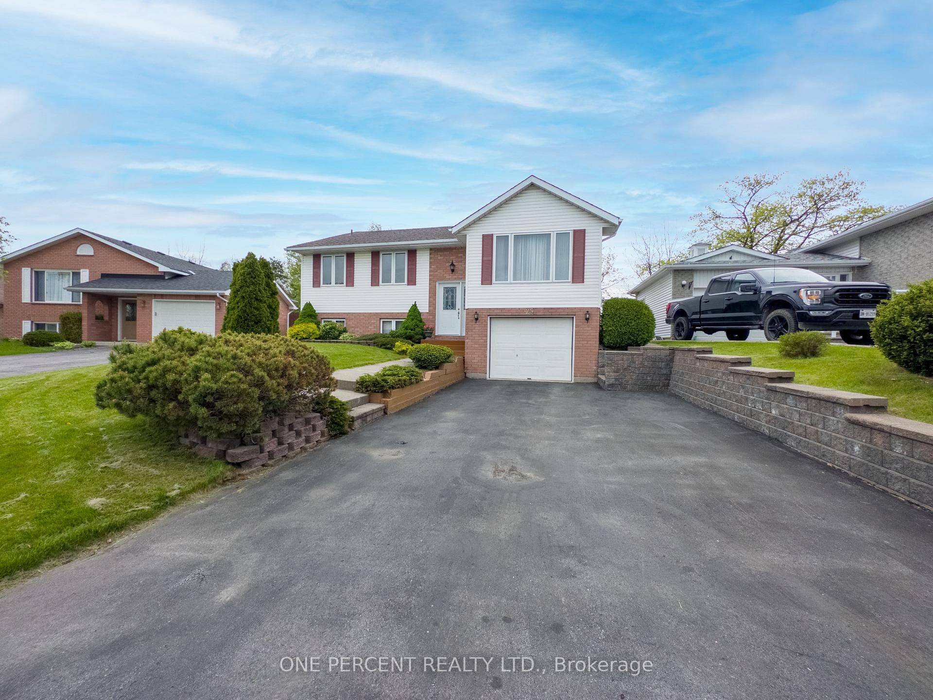 25 Loraine Avenue photo 2
