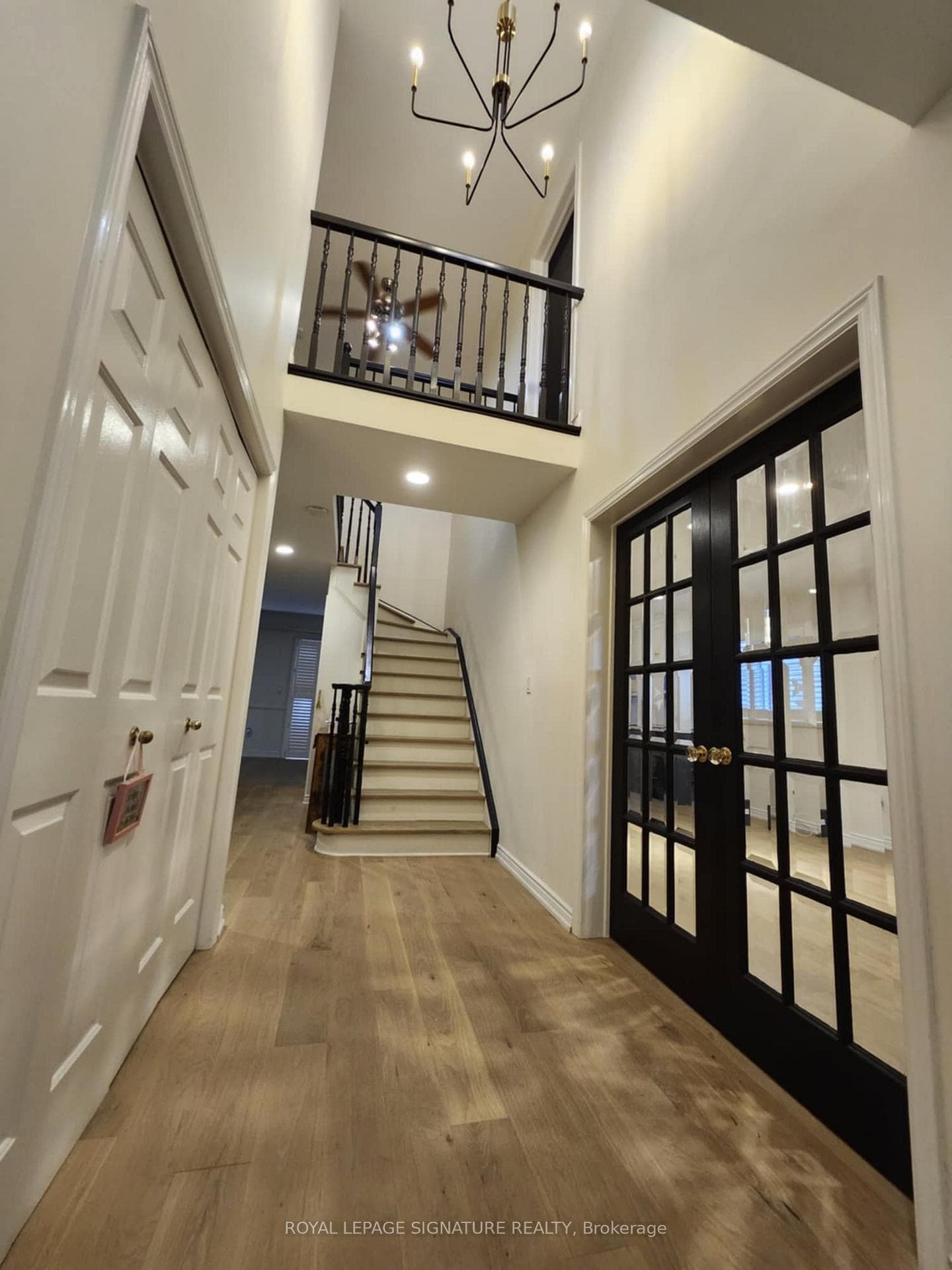 2134 Salma Crescent photo 1