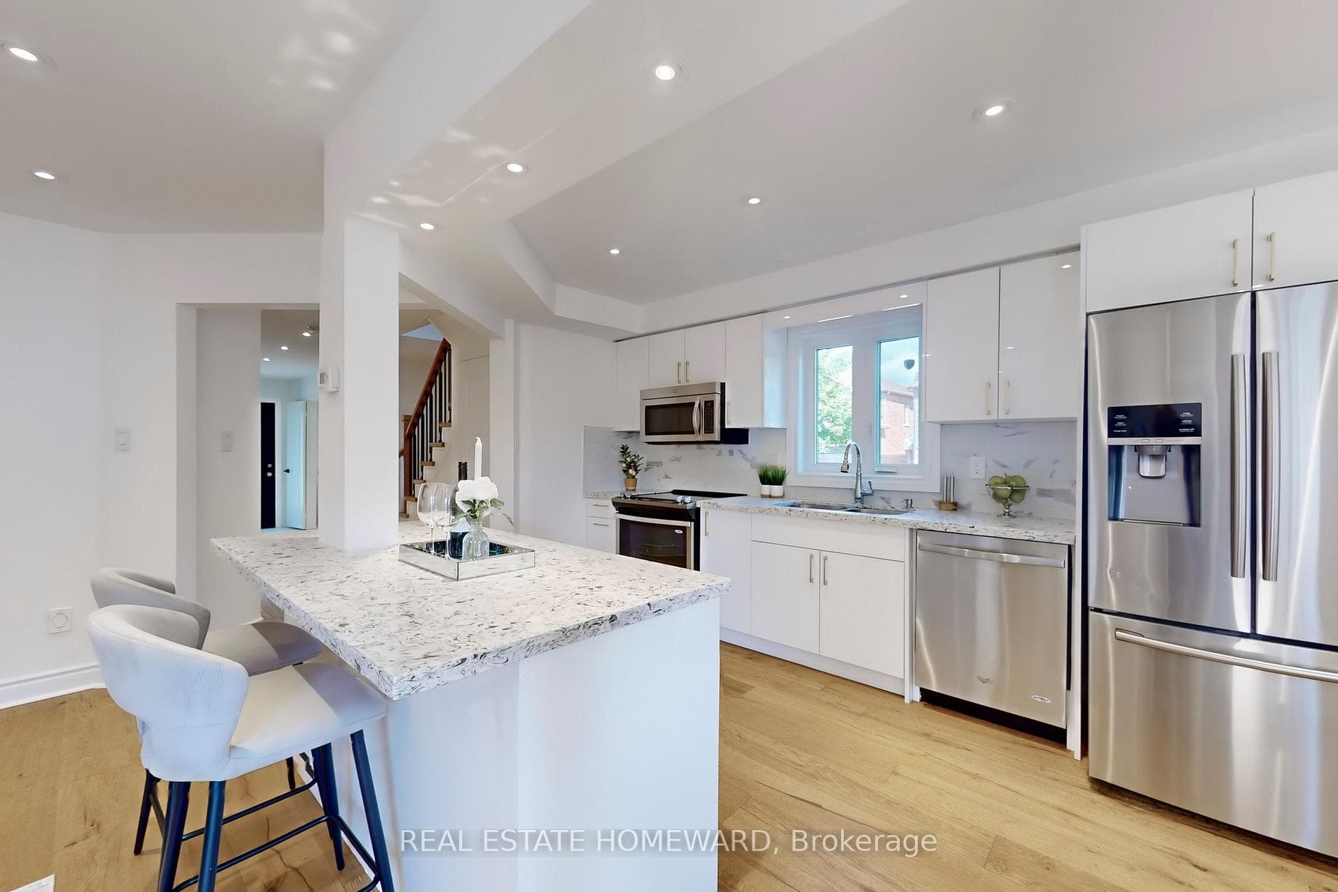 61 Silverdart Crescent photo 7
