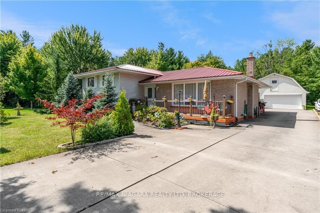 301 MATTHEWS Road photo 3
