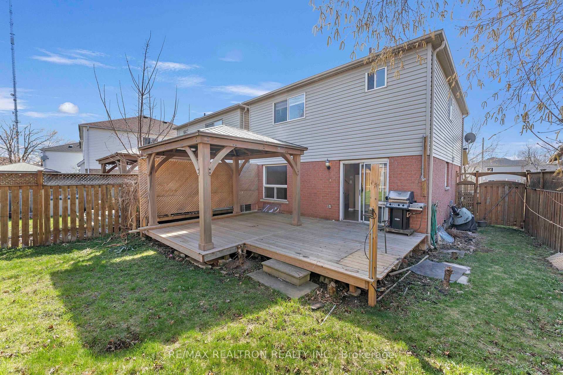 34 Aikens Crescent photo 33