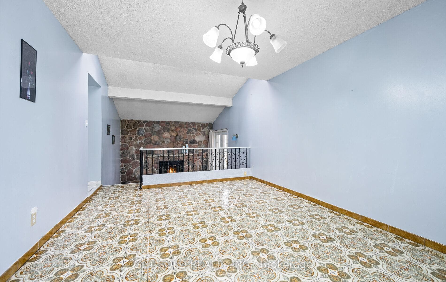 1 Marcel Road photo 25