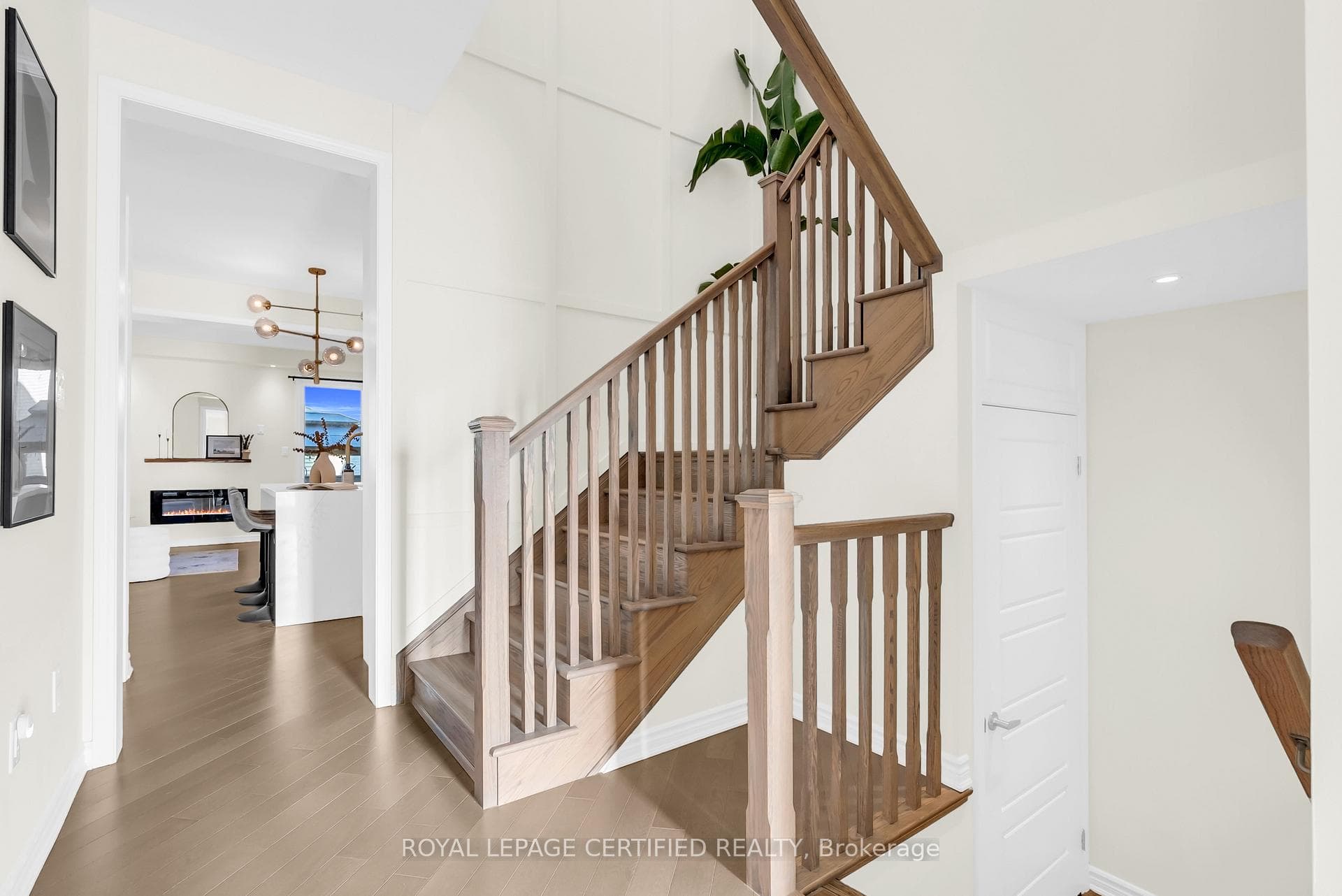 1433 Sycamore Garden photo 29