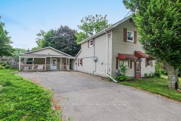 2 Houses side by side