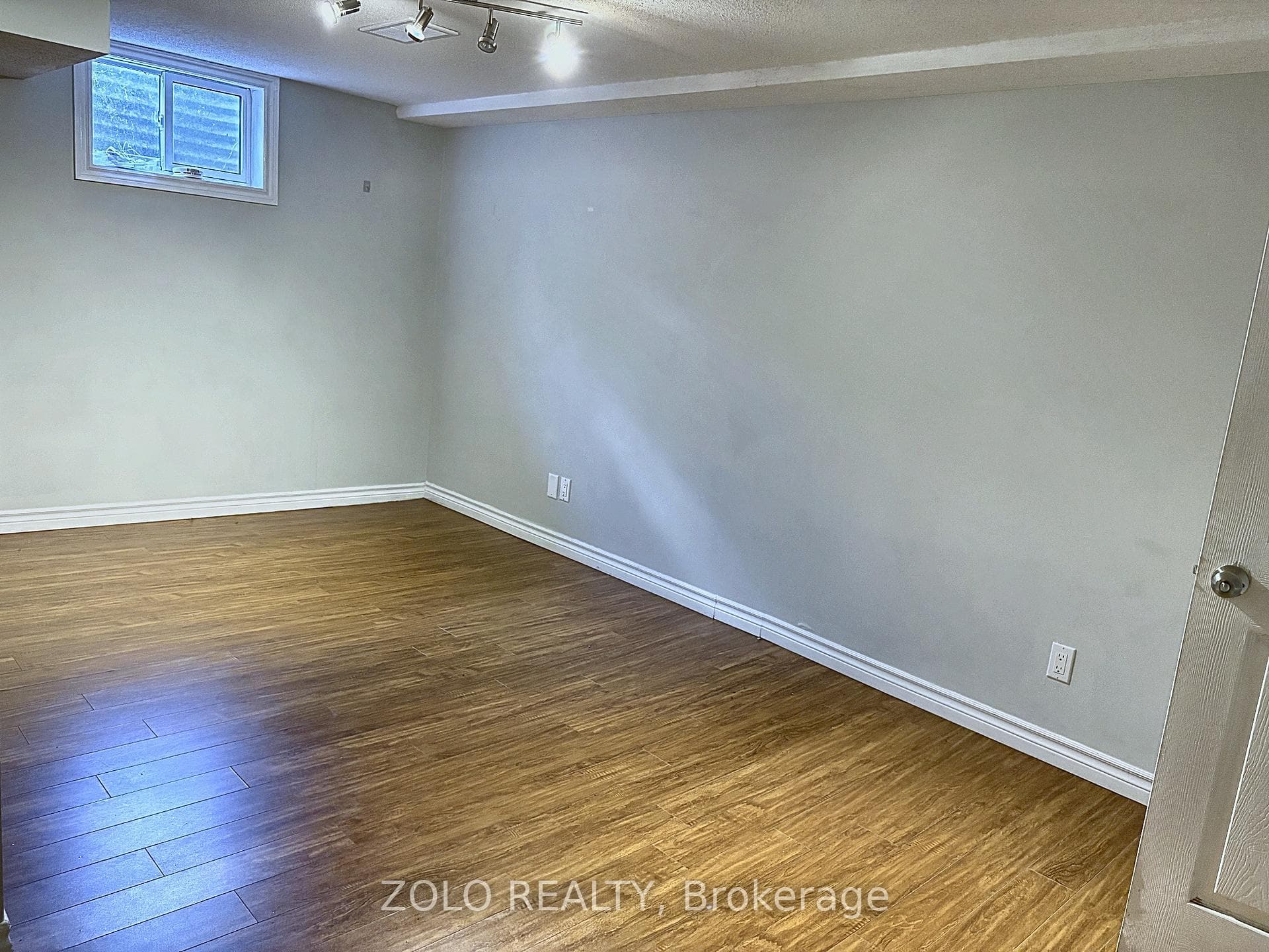 241 Ridgepark Private Unit 59 photo 21