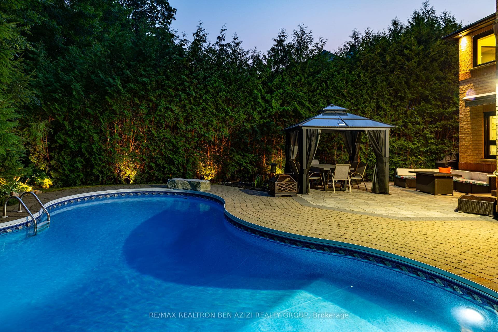 BACKYARD/ POOL/ GAZEBO