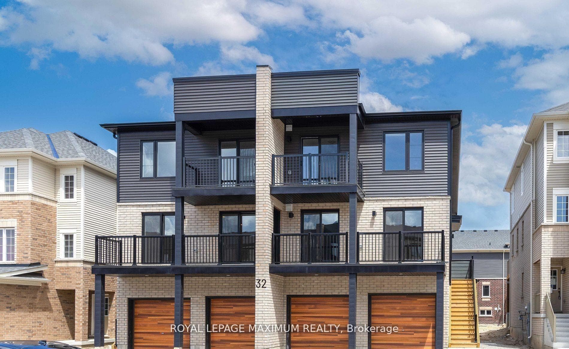 32 Wagon Lane Unit 4 photo 1