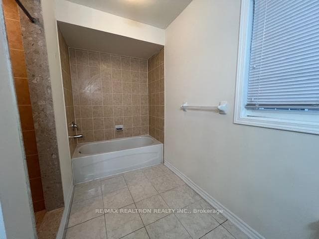 159 Andona Crescent photo 21