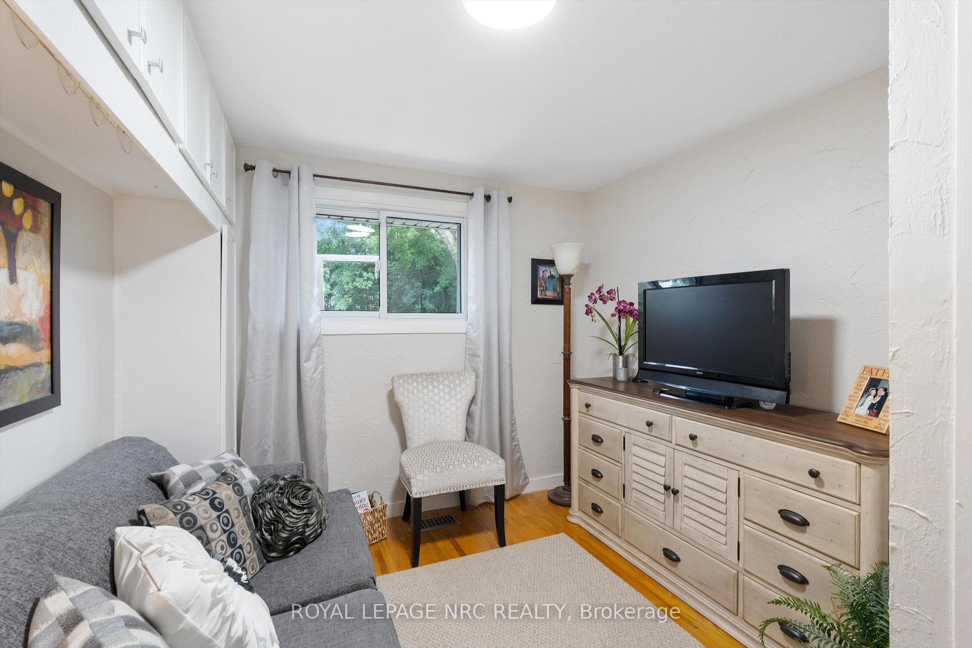 10 Knightwood Drive photo 15