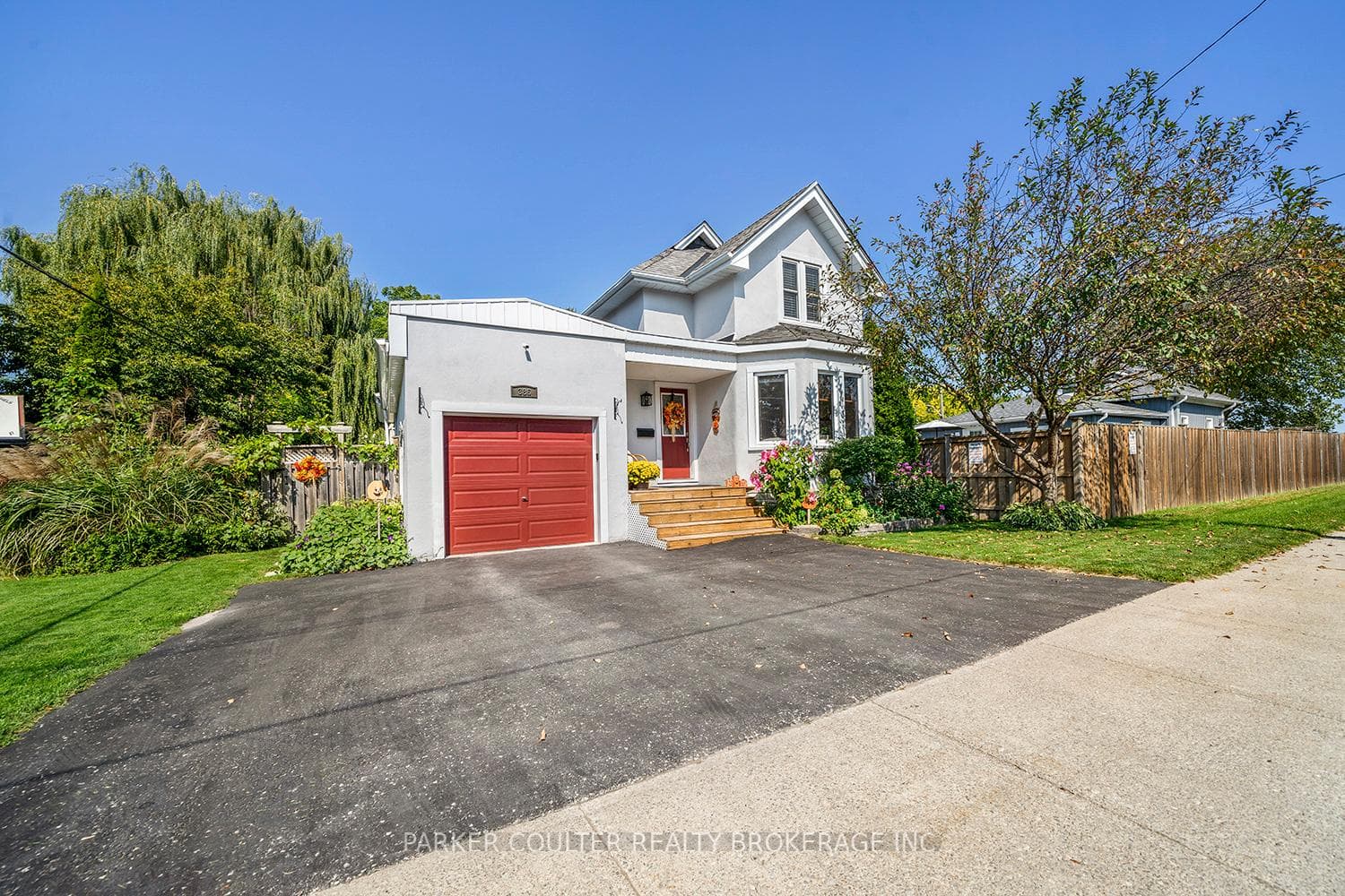 386 Ellen Street photo 3