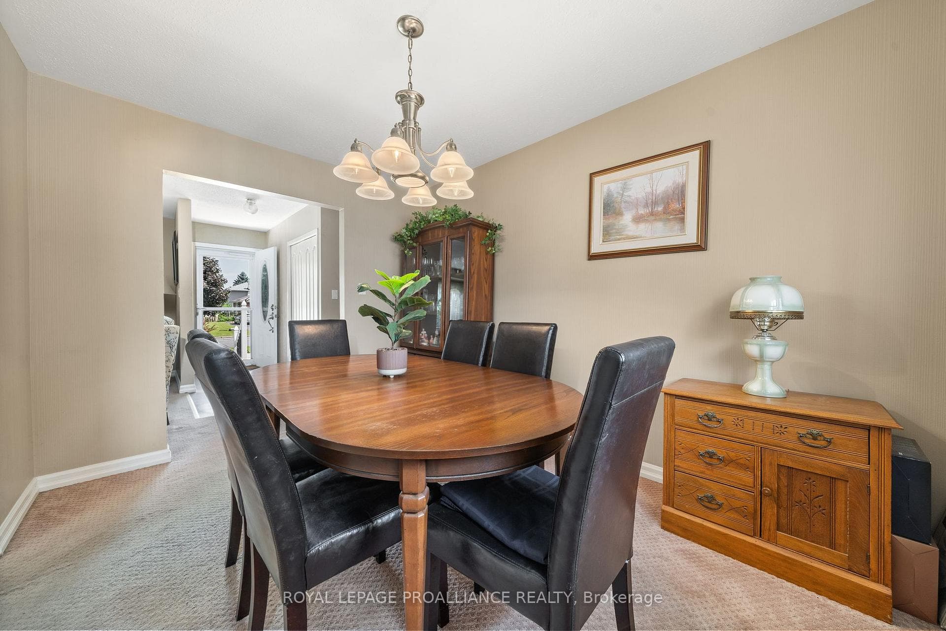 8 Westmount Drive photo 9