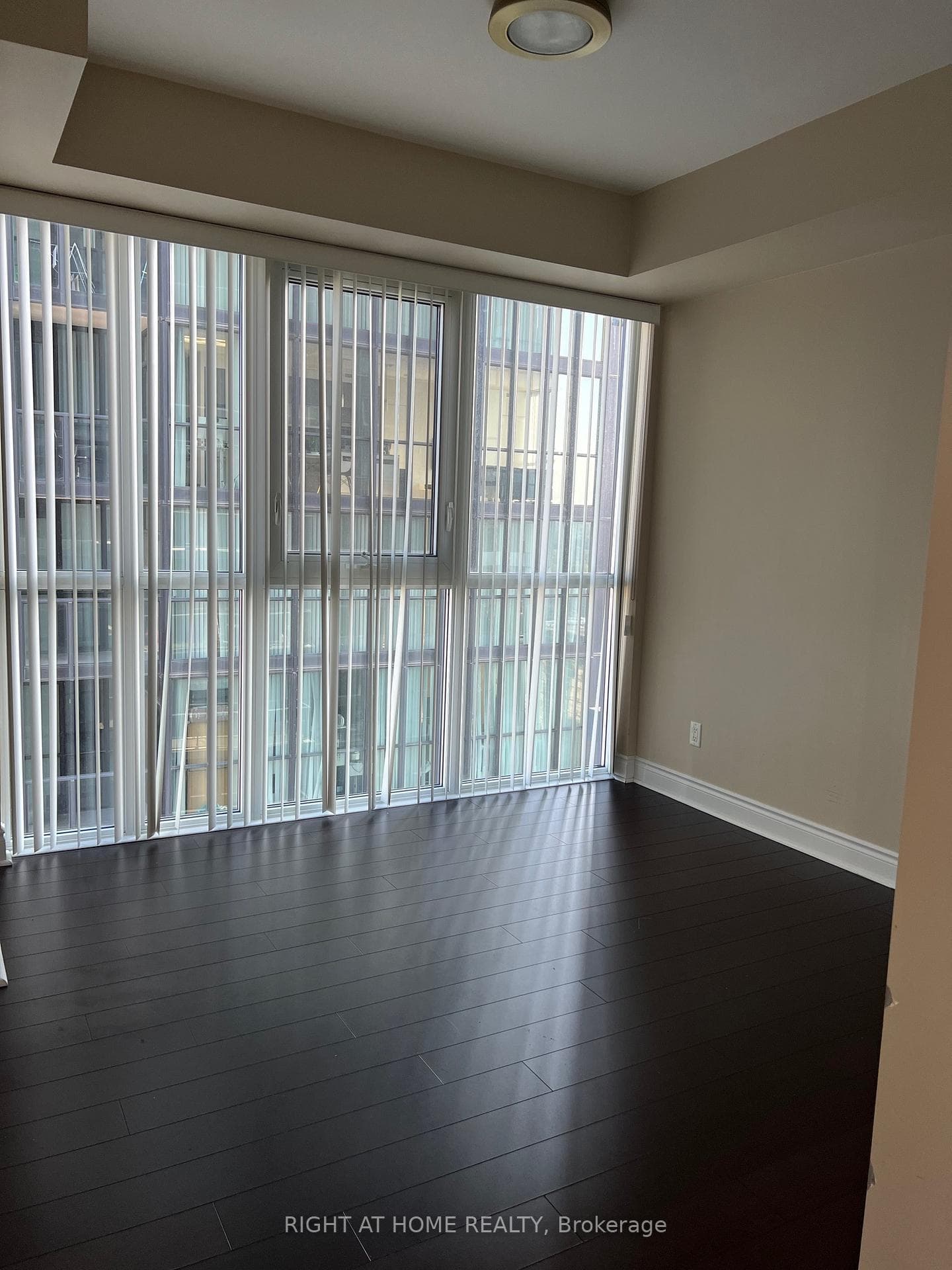 28 TED ROGERS Way Unit 3302 photo 5