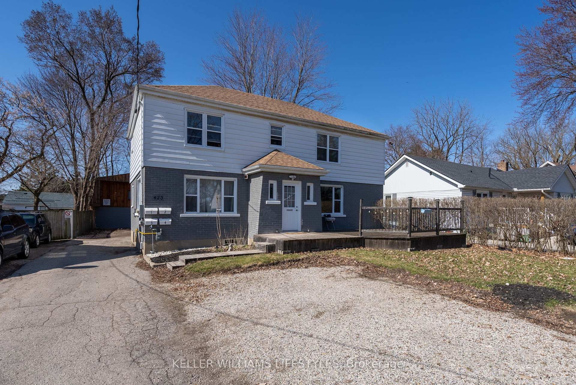 423 Paterson Avenue photo 1