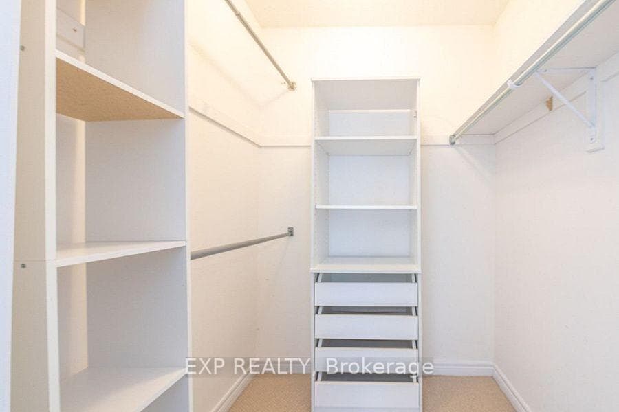 8 Rampart Crescent photo 17