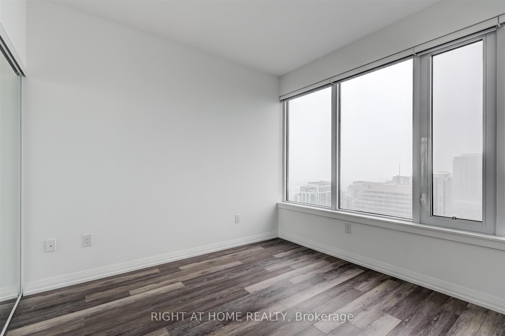 75 Canterbury Place Unit 2803 photo 6