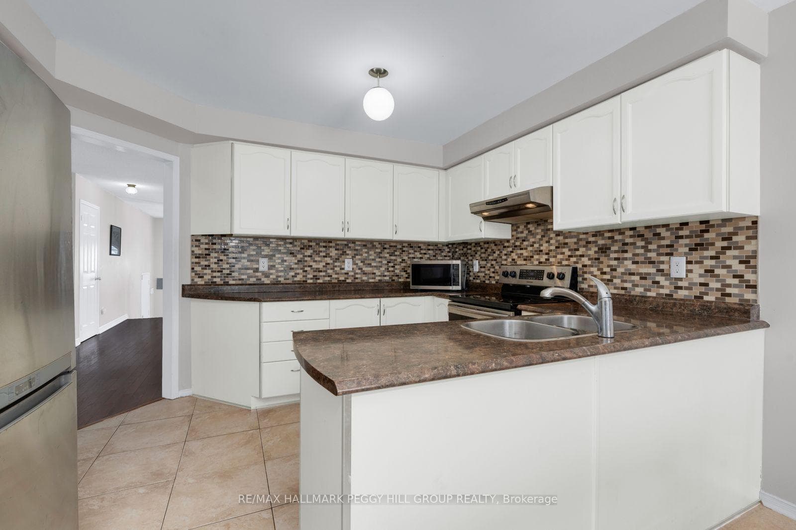 114 Mapleton Avenue photo 5