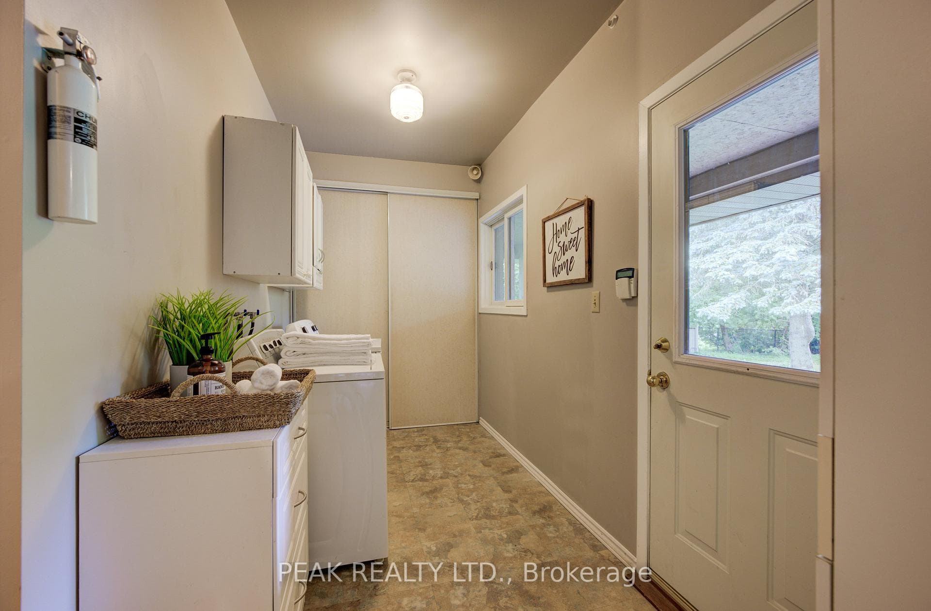 858 Nafziger Road photo 15