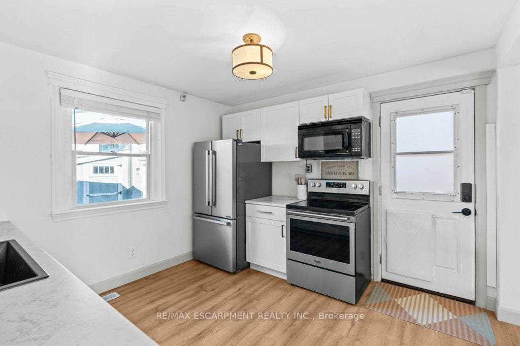 12 Wade Avenue photo 13