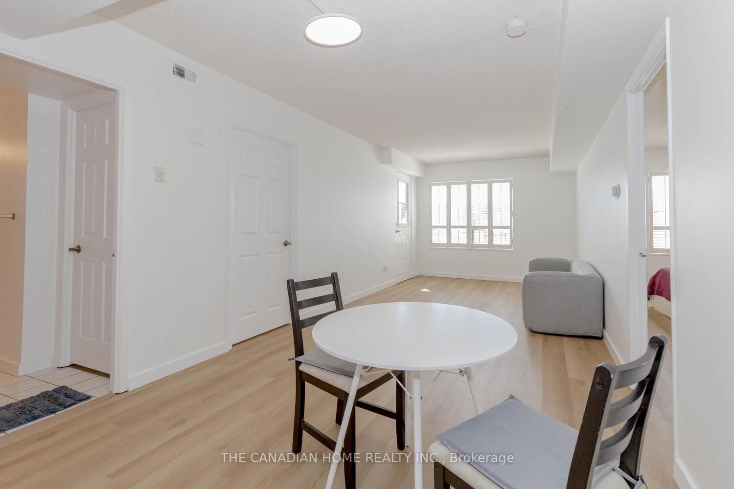 160 WELLINGTON Street Unit 205 photo 14