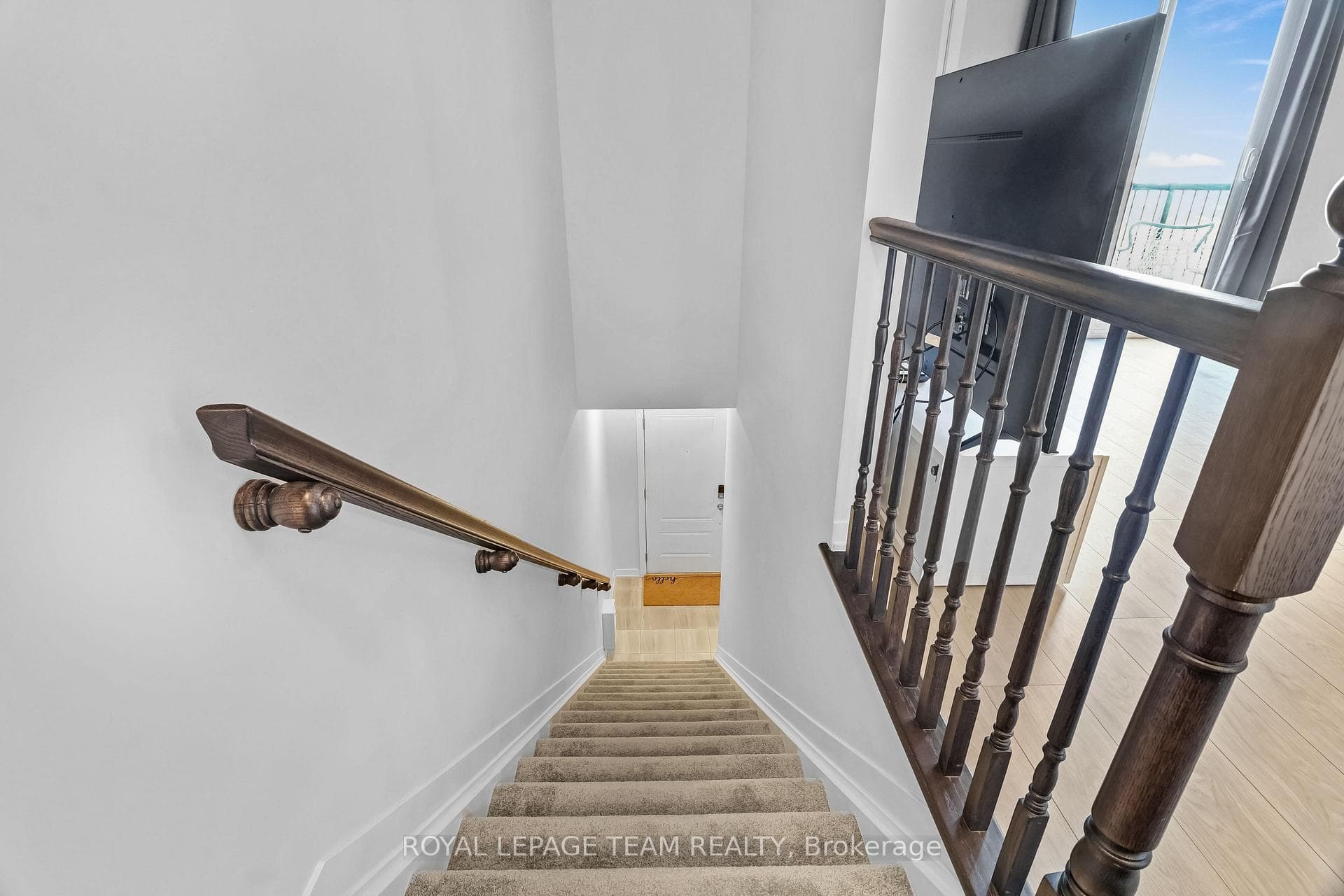 620 Parnian Private photo 5