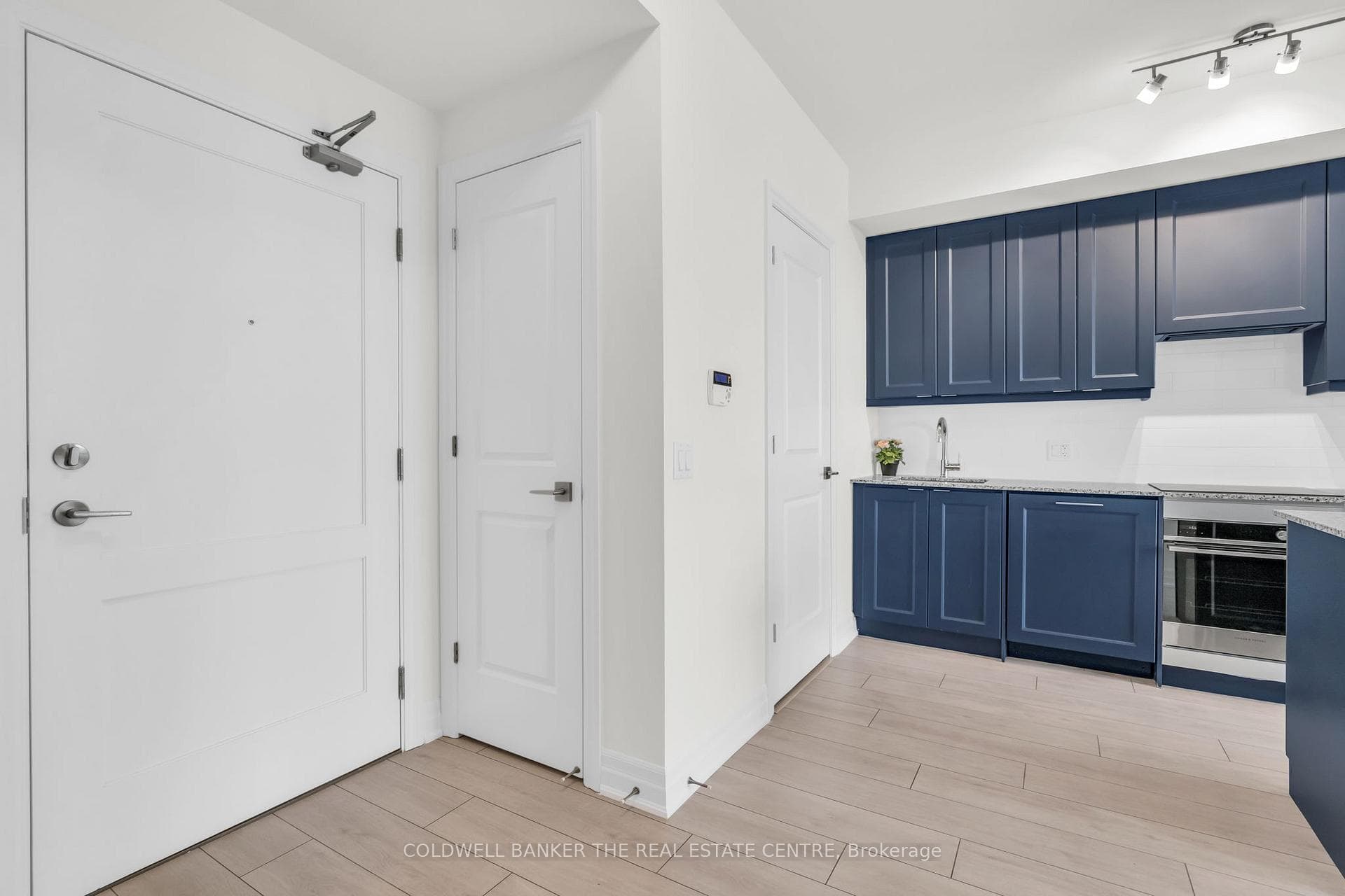 30 Elm Drive Unit Unit 3305 photo 5